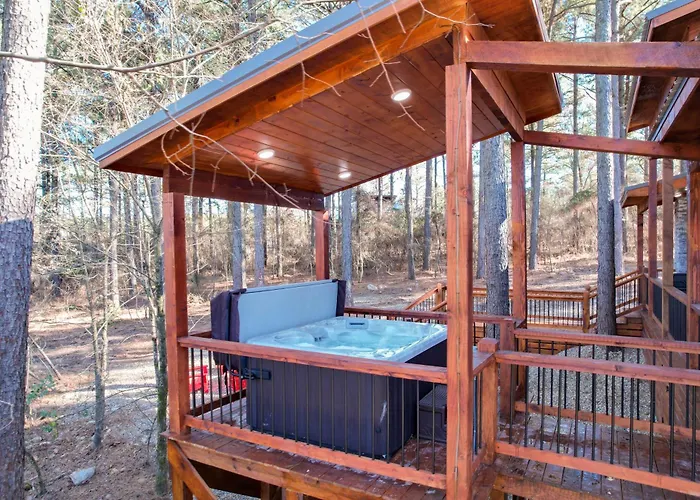 Sleek Cabin With Hot Tub 11 Mi To Broken Bow Lake!