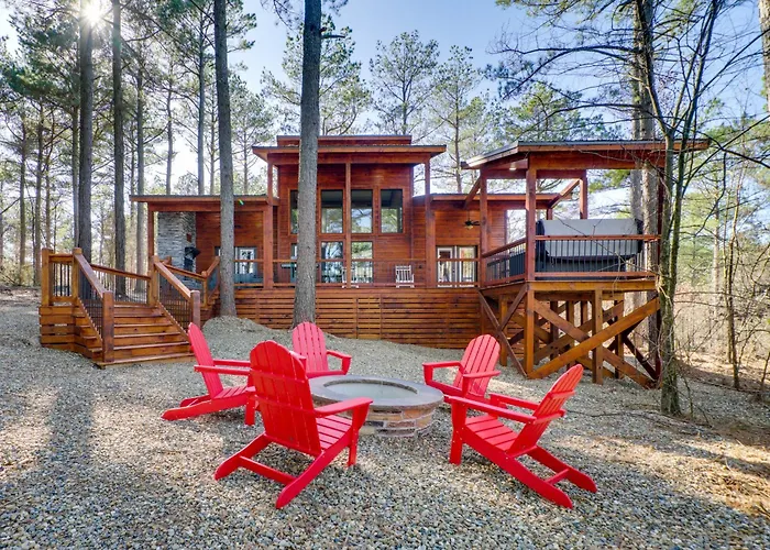 Sleek Cabin With Hot Tub 11 Mi To Broken Bow Lake!