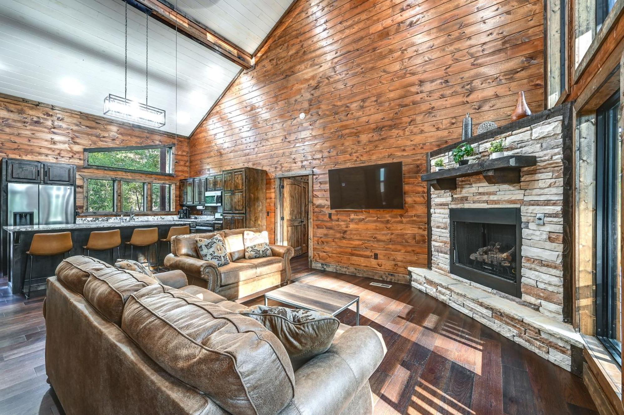 Hébergement de vacances Sleek With Hot Tub 11 Mi To Lake!