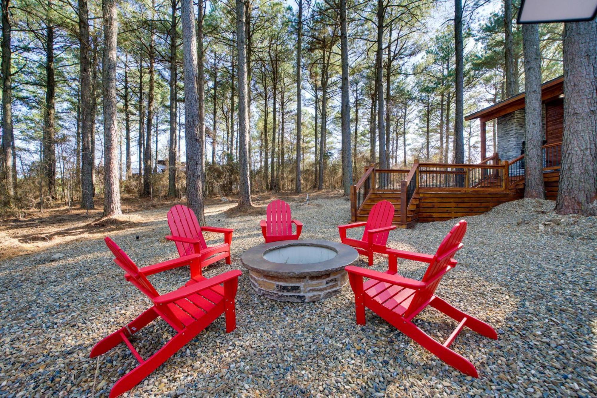 Sleek With Hot Tub 11 Mi To Lake! * Broken Bow